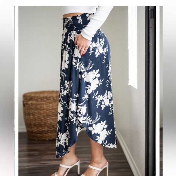 NWOT Sozy Mia Midi Skirt - Picture 2 of 6